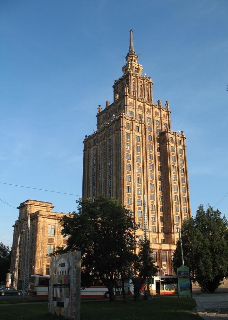 Premium Apartment In Quiet & Historical Area Riga Exterior photo